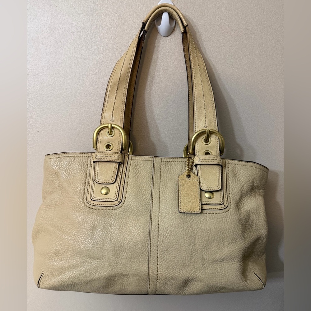 Coach Cream Leather Shoulder Bag - Picture 2 of 14